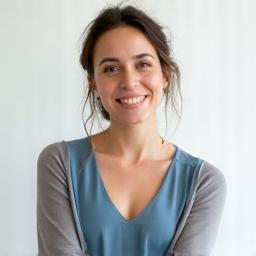 Foto circular de la Jefa de Diseño de DIGITAL TRUST PARTNERS LTD